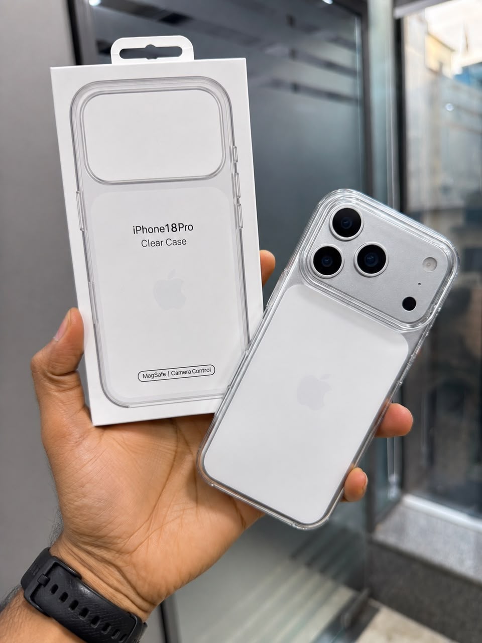 iPhone 18 Pro clear case MagSafe